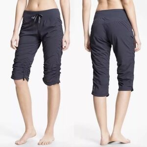 Zella Move It Ruched Capri Dance Workout Pants sz 0